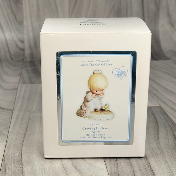 Precious Moments Growing in Grace - Girl Age 3 Porcelain Figurine 136220 - 1994 - Picture 11 of 13